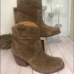 Matisse woman’s suede boots